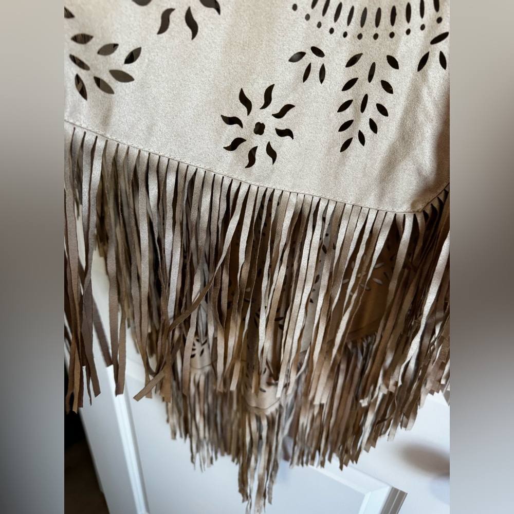 898. NWT Boho western cowgirl Tan Fringe Open Front and sides cape kimonos - Picture 5 of 8